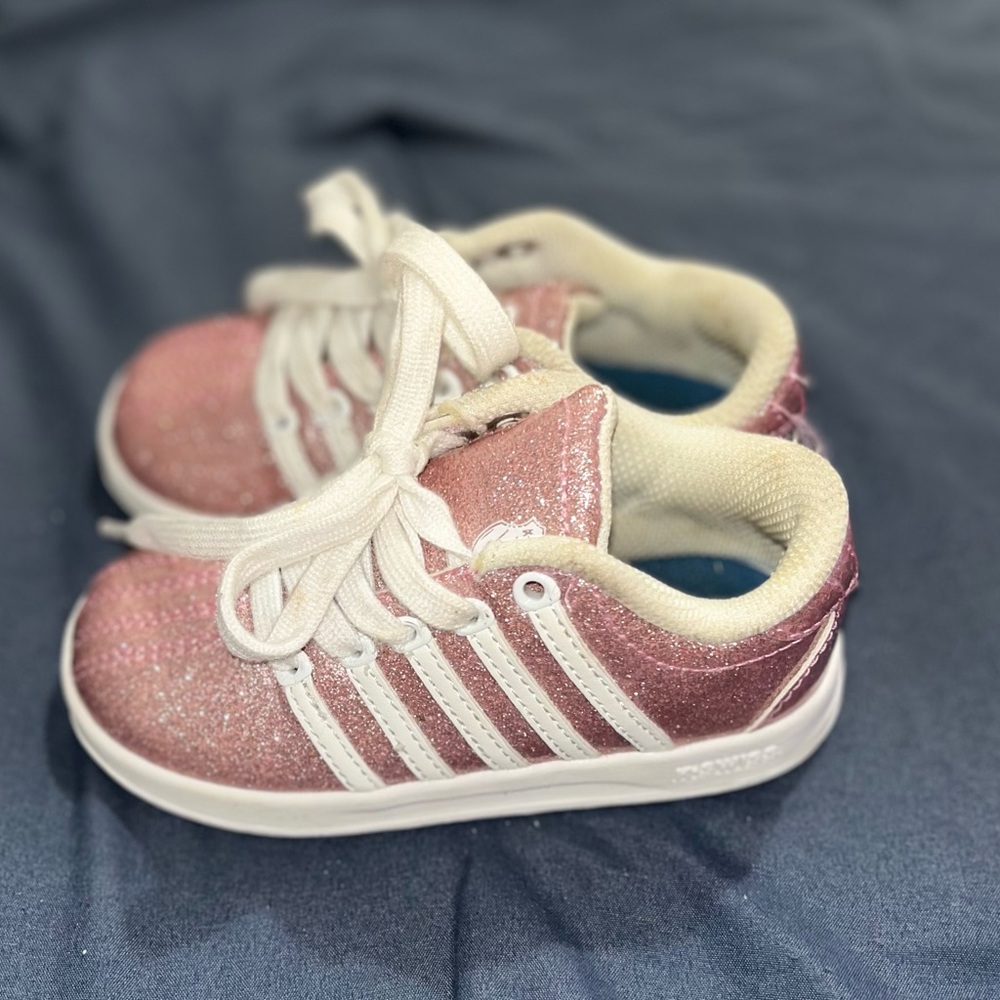 Toddler K Swiss tennis shoes size 7.5